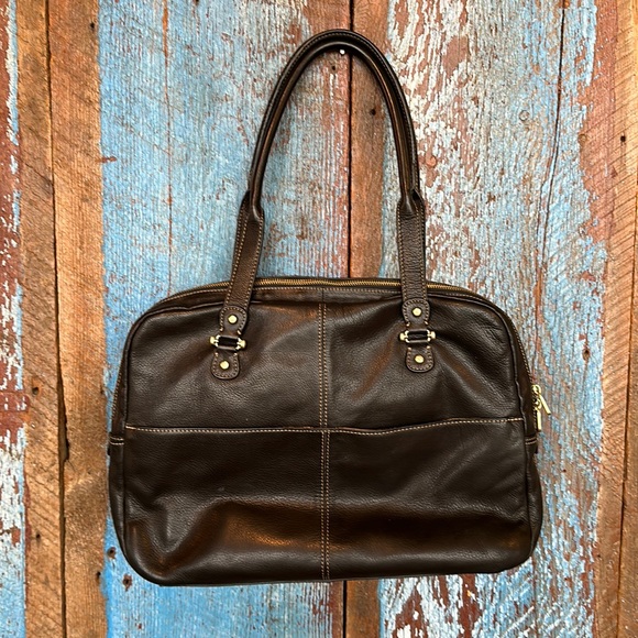 Liz Claiborne Handbags - Liz Claiborne Black Leather Shoulder Laptop Bag